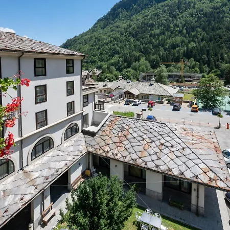 Universo-4 By Interhome *