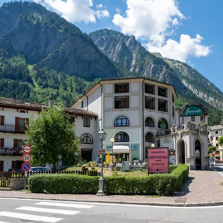 Universo-4 By Interhome *