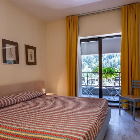 Universo-4 By Interhome